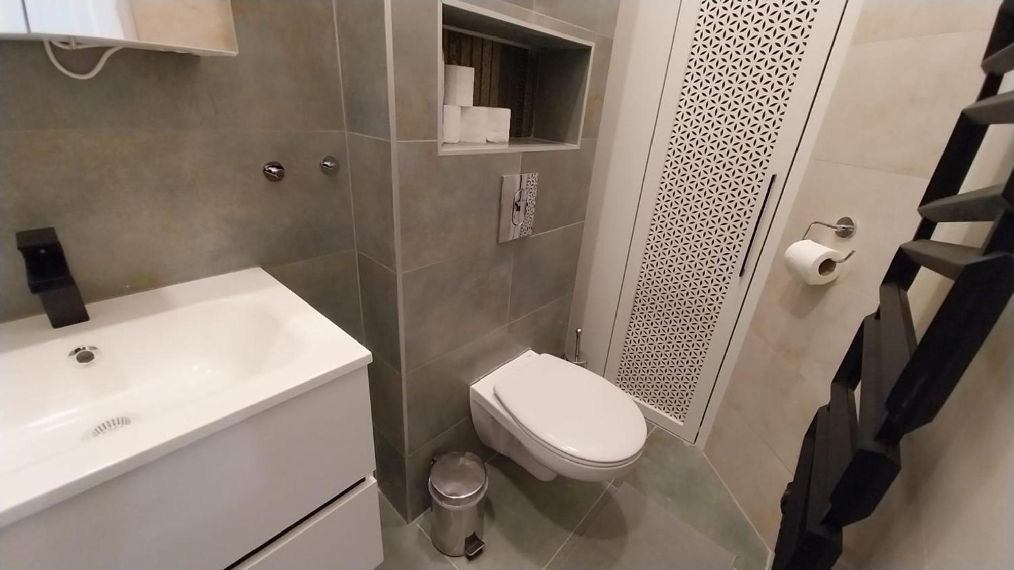 Szekely Apartment Near Deak Ferenc Square With Free Parking In Garage Budapest Kültér fotó