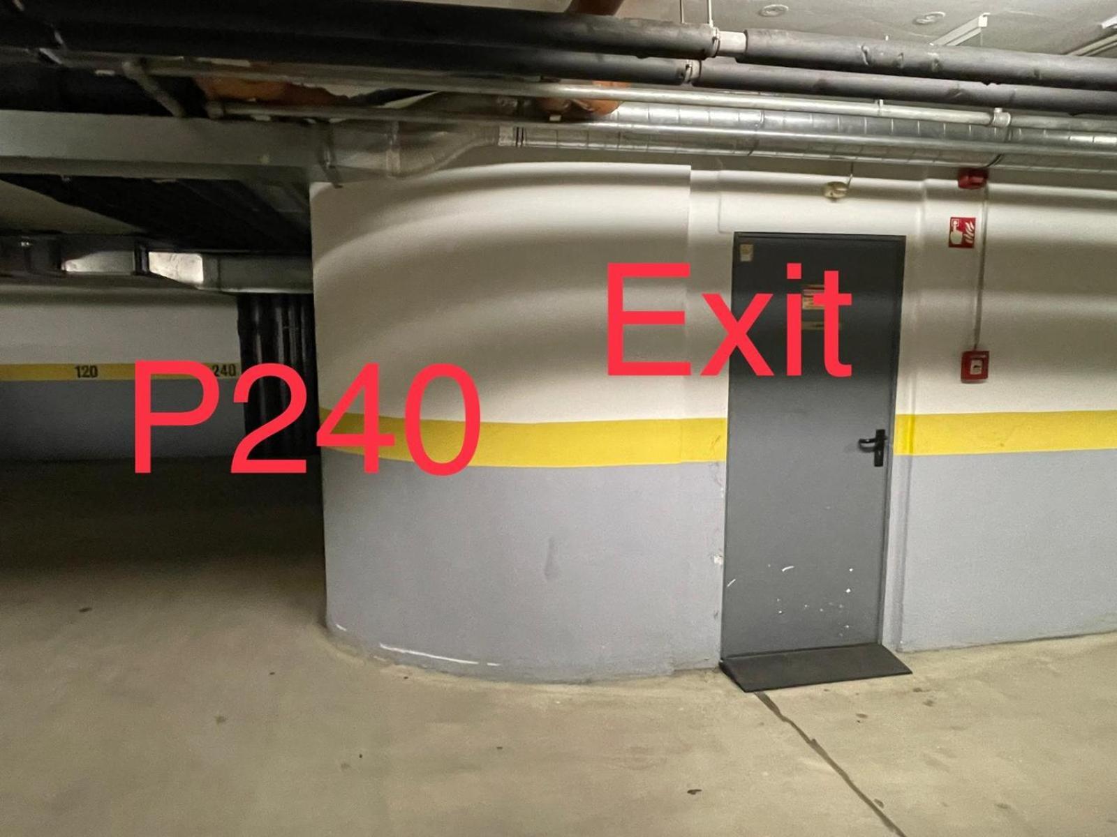 Szekely Apartment Near Deak Ferenc Square With Free Parking In Garage Budapest Kültér fotó
