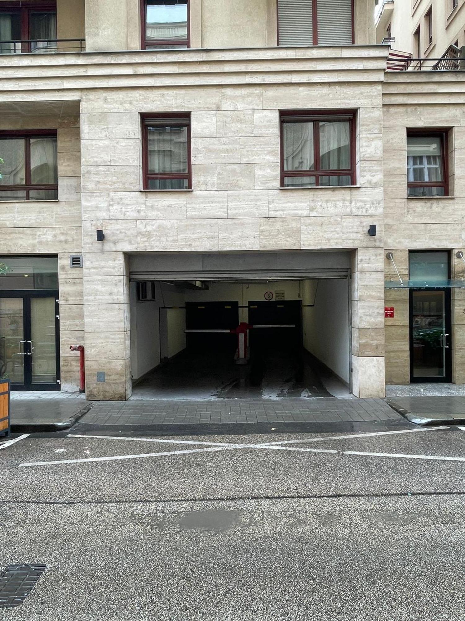 Szekely Apartment Near Deak Ferenc Square With Free Parking In Garage Budapest Kültér fotó