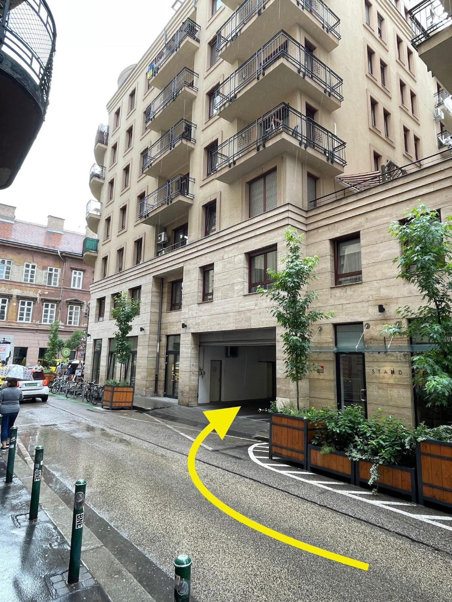 Szekely Apartment Near Deak Ferenc Square With Free Parking In Garage Budapest Kültér fotó